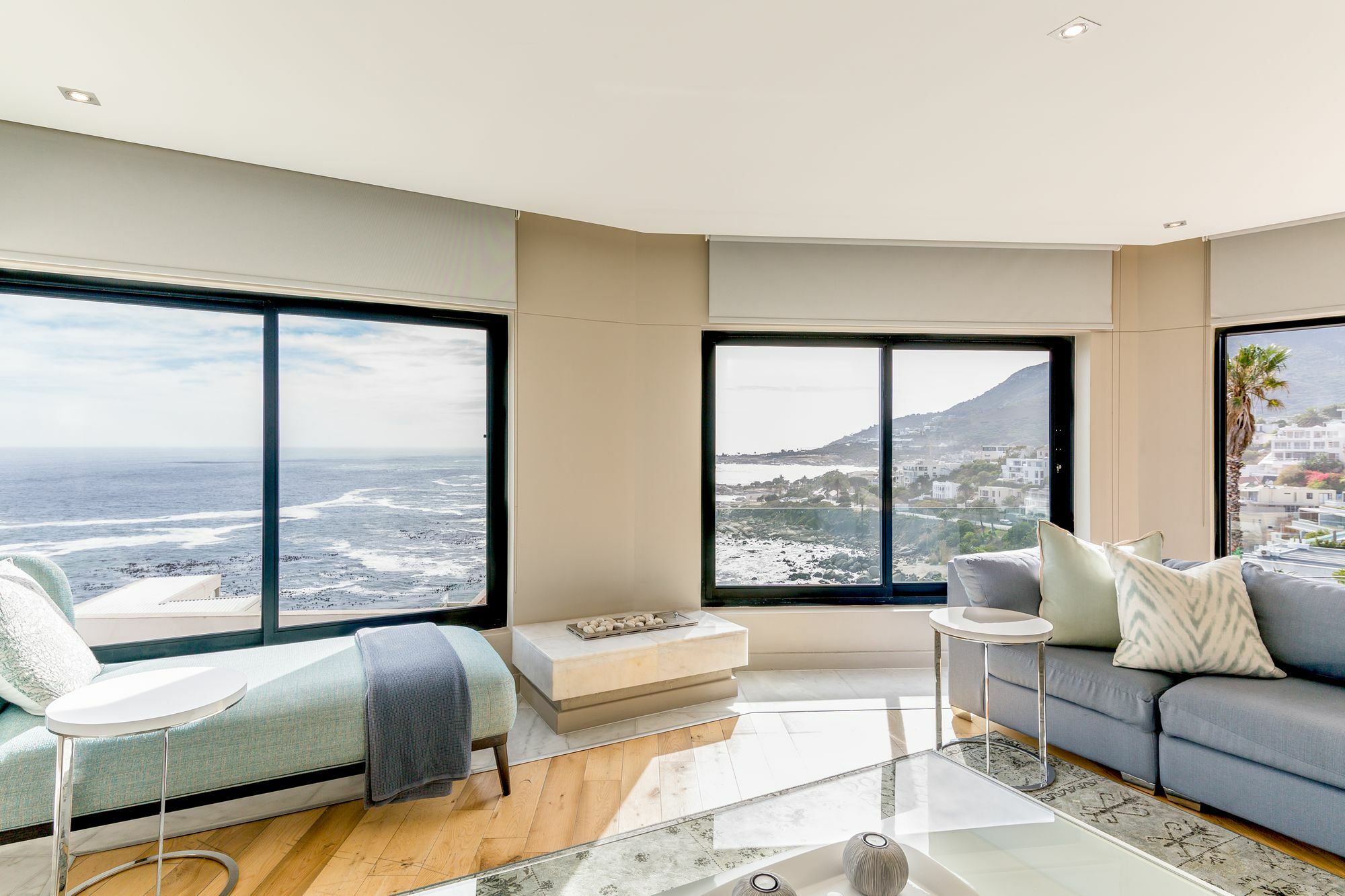 Lions Eye Luxury *