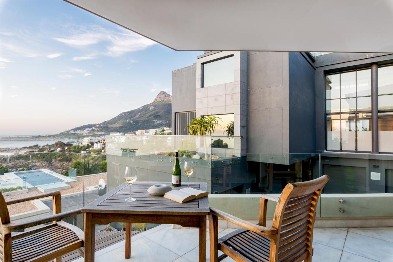 Lions Eye Luxury *